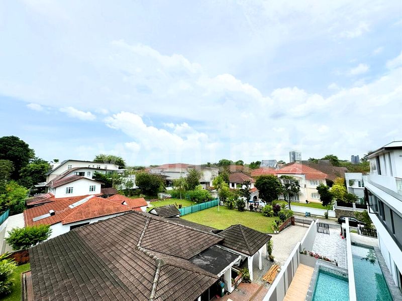 6 Bed Bungalow (Landed) for Sale in  Binjai Crest - Image 1